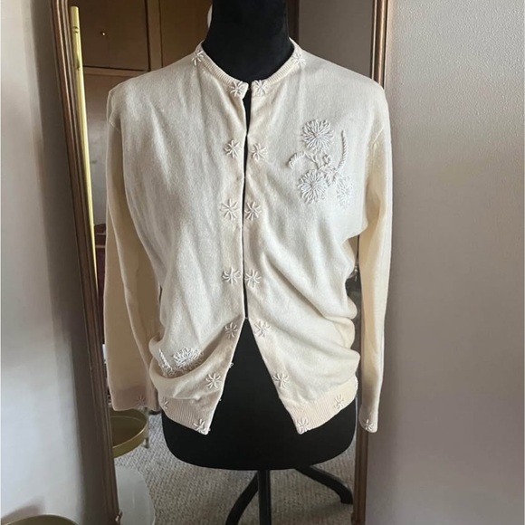 Sweaters - Vintage Imperial Wool Cream Embroidered Cardigan size M